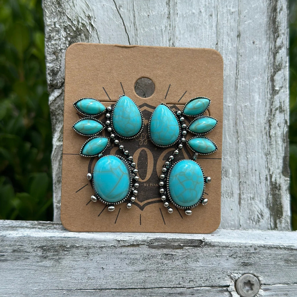 Vintage petal teardrop shaped turquoise inlaid earrings