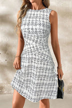 Elegant Sleeveless Plaid Dress