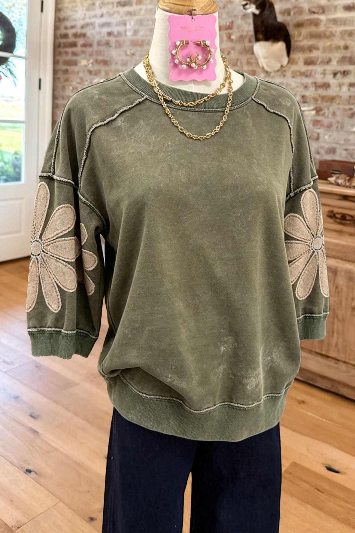 Daisy Embroidered Raw Edge Sweatshirt